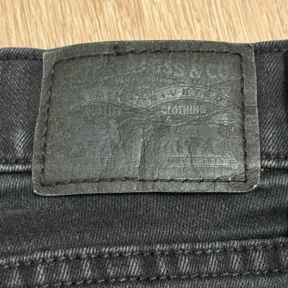 Levi’s 311 Shaping Skinny Jeans | Women’s Size 31 | Black Denim - Picture 5 of 5